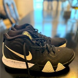 Kyrie 4 Black Nike basketball sneakers